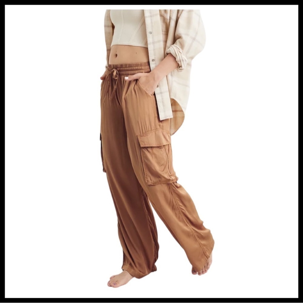 AERIE NWT Shine Cargo Skater Pant in Toasty
